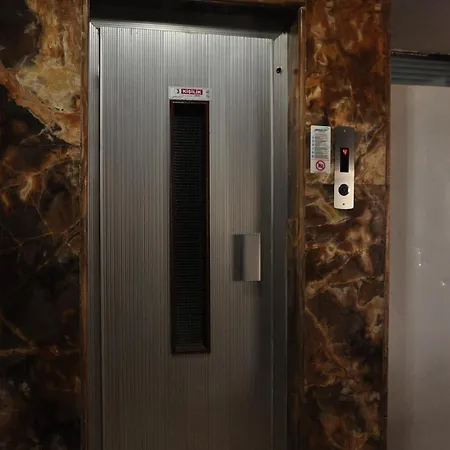 Hotel Biter *